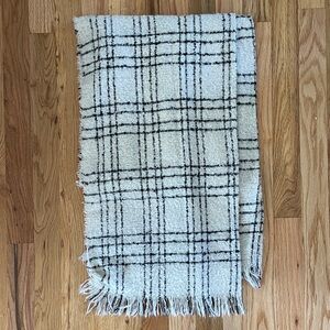 Black and White Checkered Lines Fringe Scarf